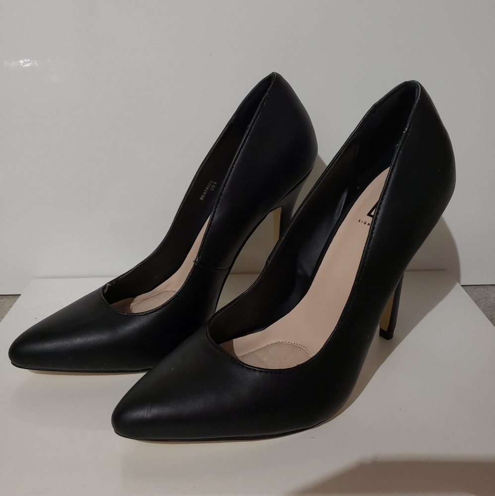 Heels - Picture 3 of 3